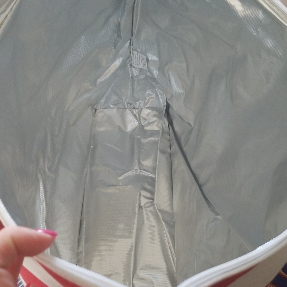 🎉🎉 HP 6/10 🎉🎉Anchor cooler bags - Picture 3 of 3